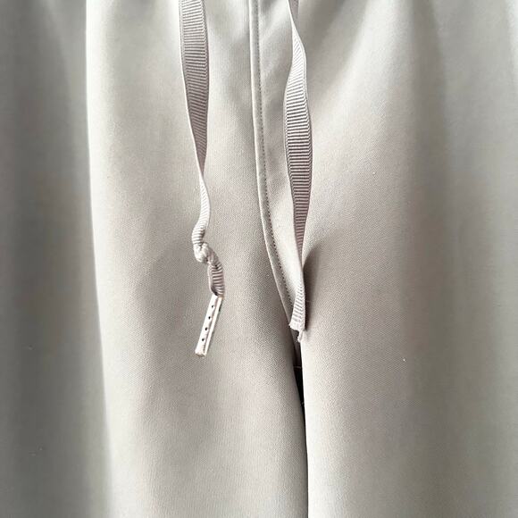 Lululemon Light Grey Sage Green On The Fly Jogger Pants Woven 28" Inseam M/L - Picture 6 of 8